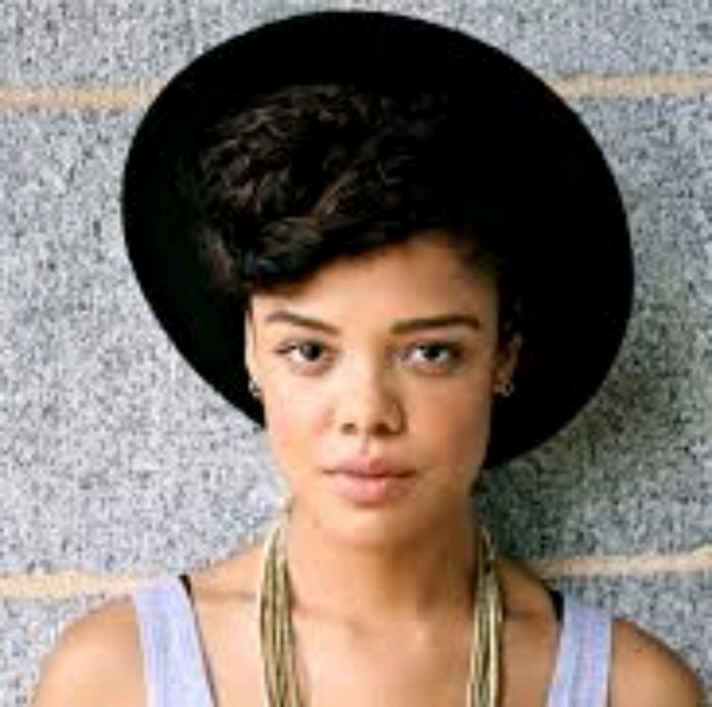 Meet your Posher, Tessa